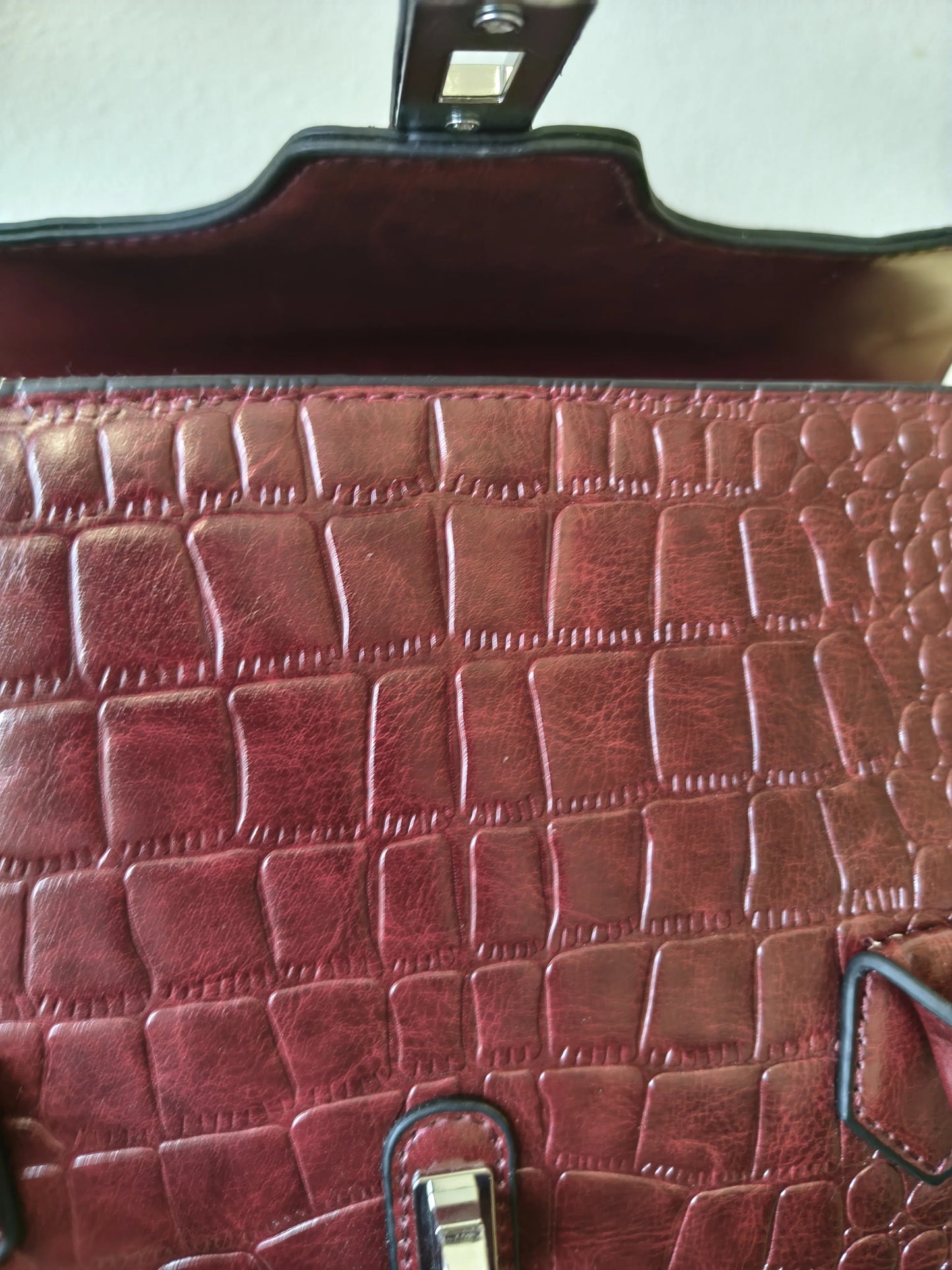 Burgundy Crocodile Embossed Spliced 3-Piece Tote Bag Set (E66)