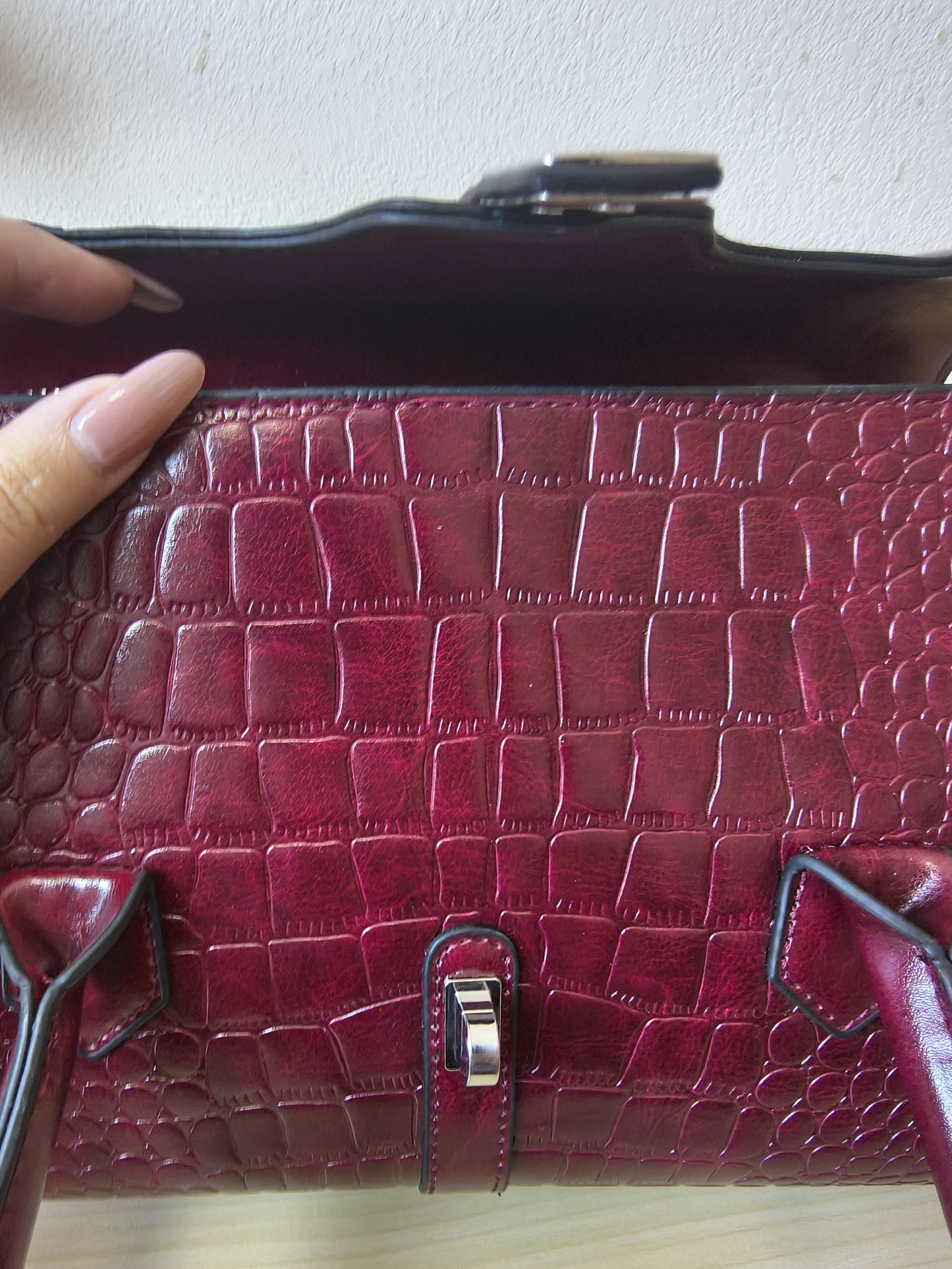 Burgundy Crocodile Embossed Spliced 3-Piece Tote Bag Set (E66)