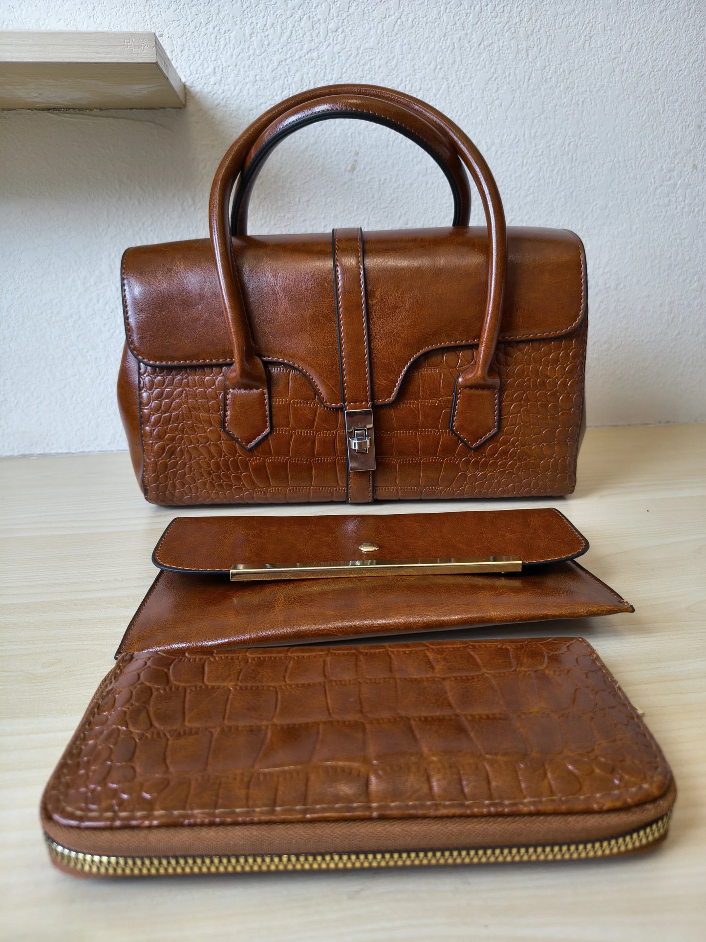 Caramel Crocodile Embossed Spliced 3-Piece Tote Bag Set (E67)