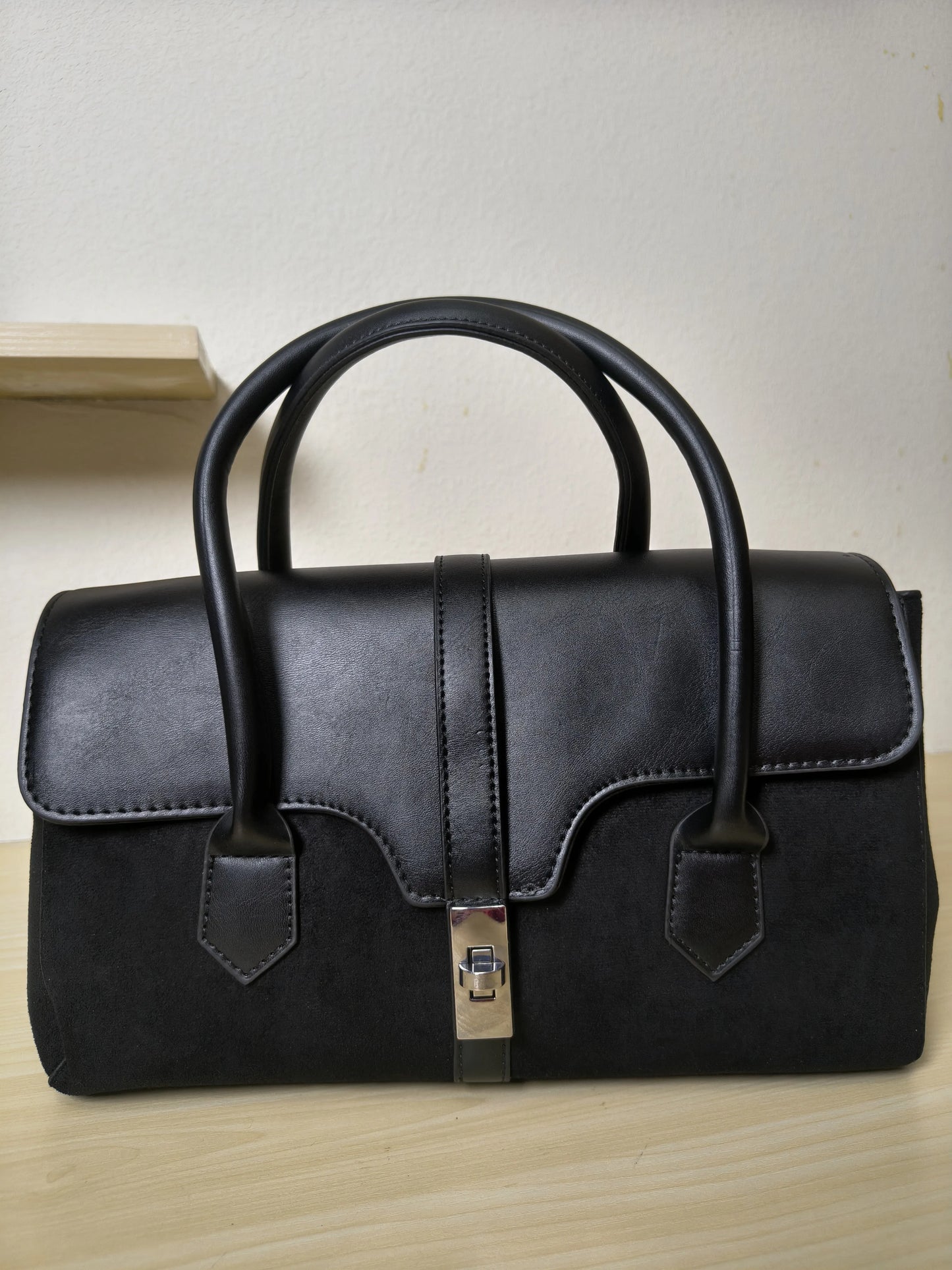 Black Glossy Leather & Suede Structured Satchel Bag (E83)