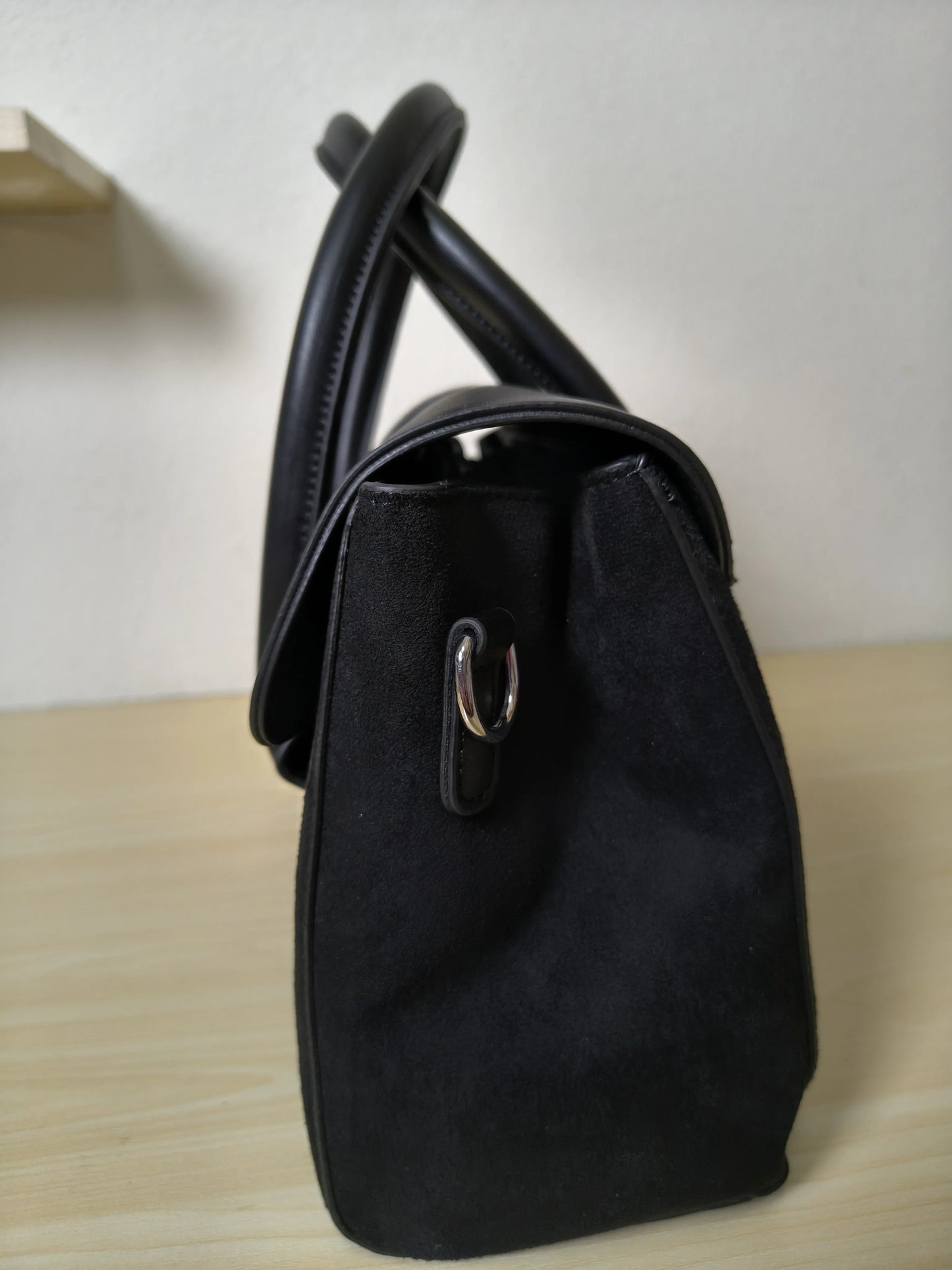 Black Glossy Leather & Suede Structured Satchel Bag (E83)