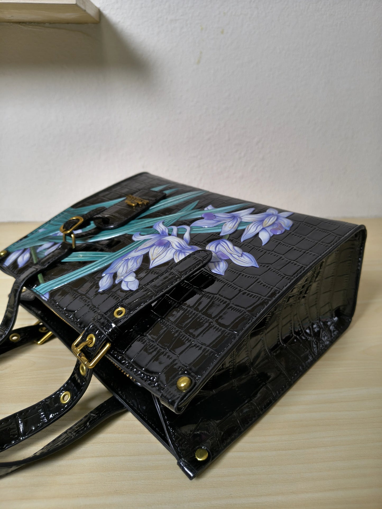 Black Crocodile Embossed Foam Print Purple Orchid Structured Bag (E86)