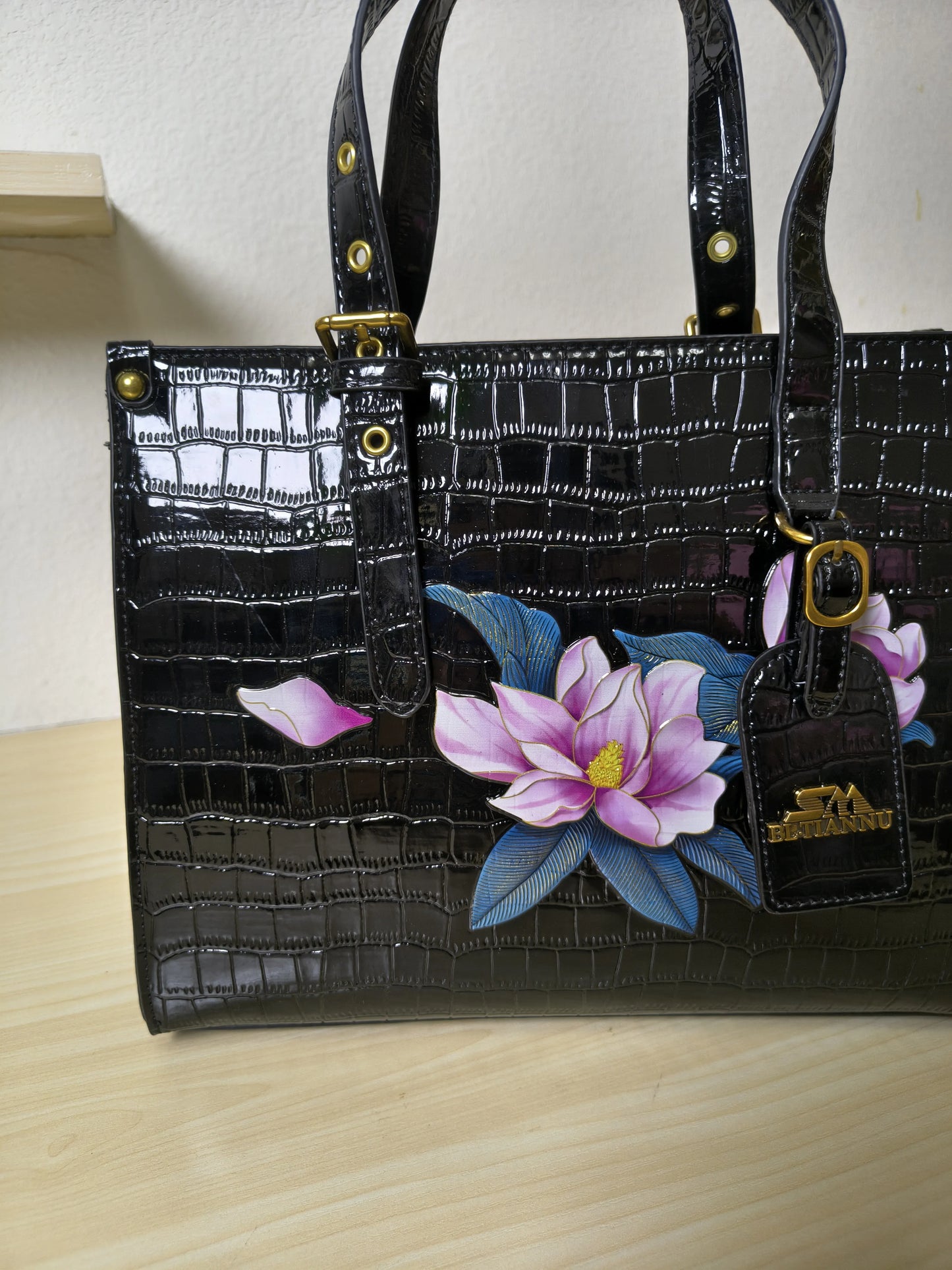 Black Crocodile Embossed Foam Print Pink Lotus Structured Bag (E90)