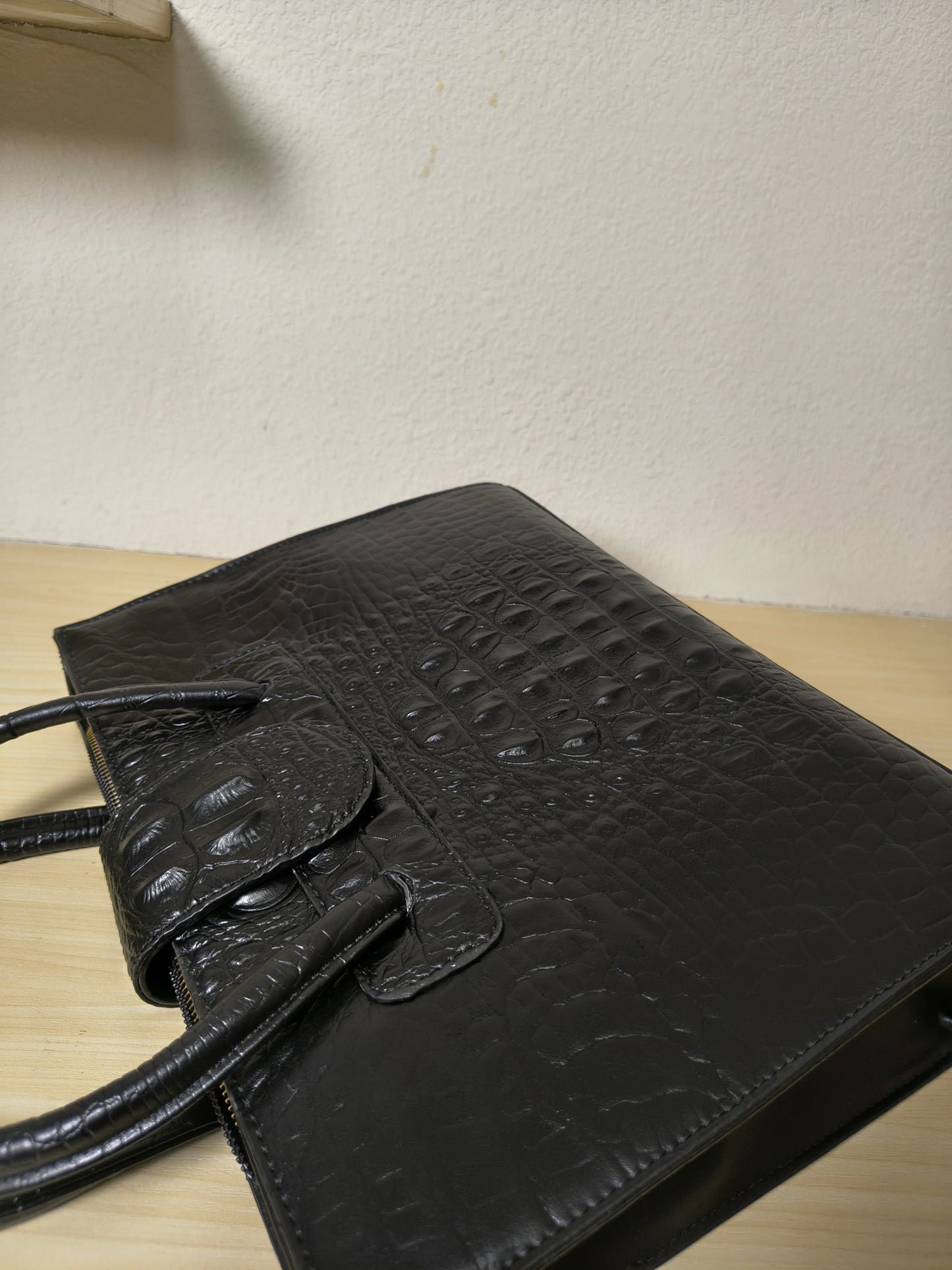 Black Crocodile Embossed Laptop Tote Bag (E95)