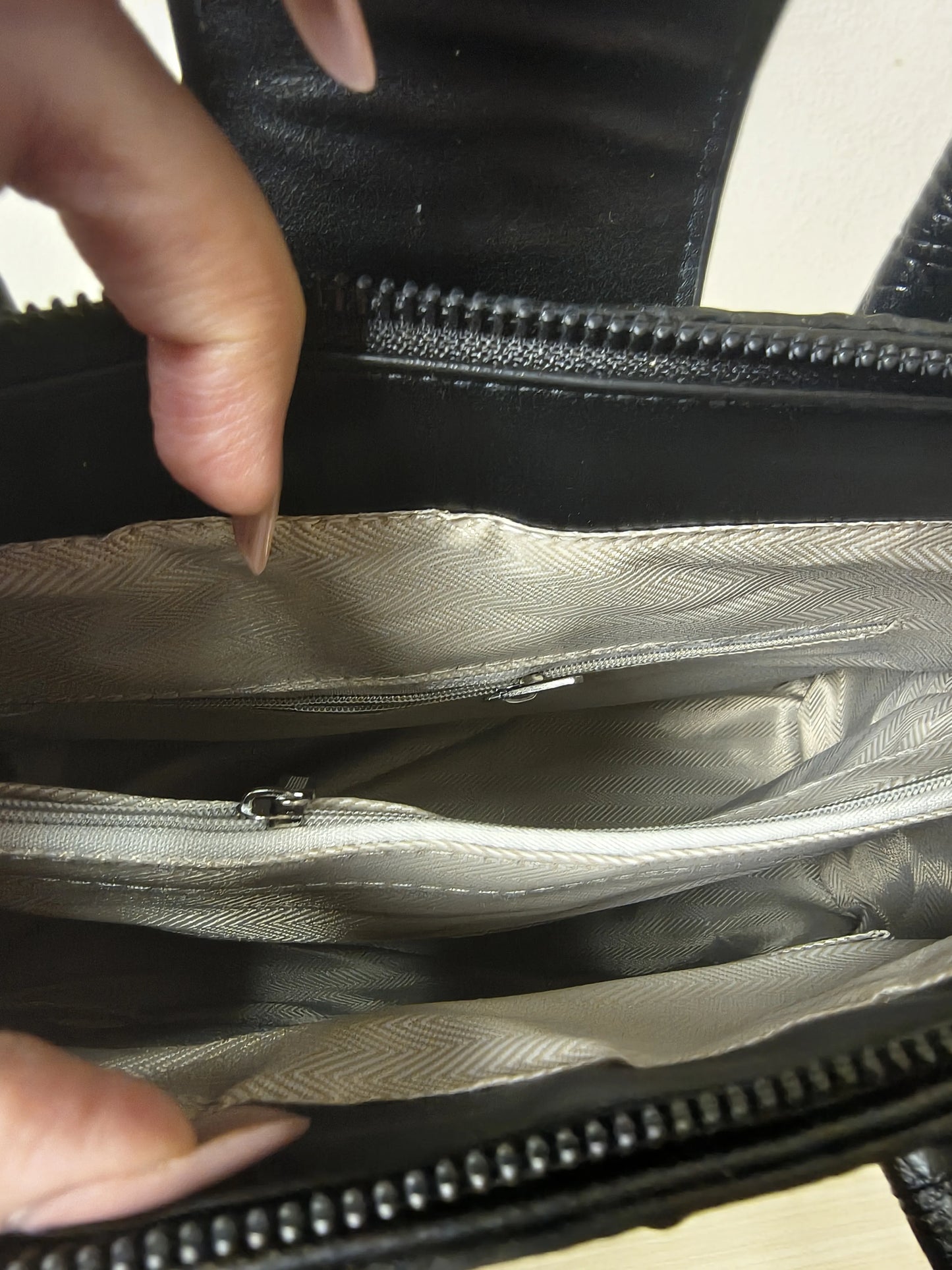 Black Crocodile Embossed Laptop Tote Bag (E95)