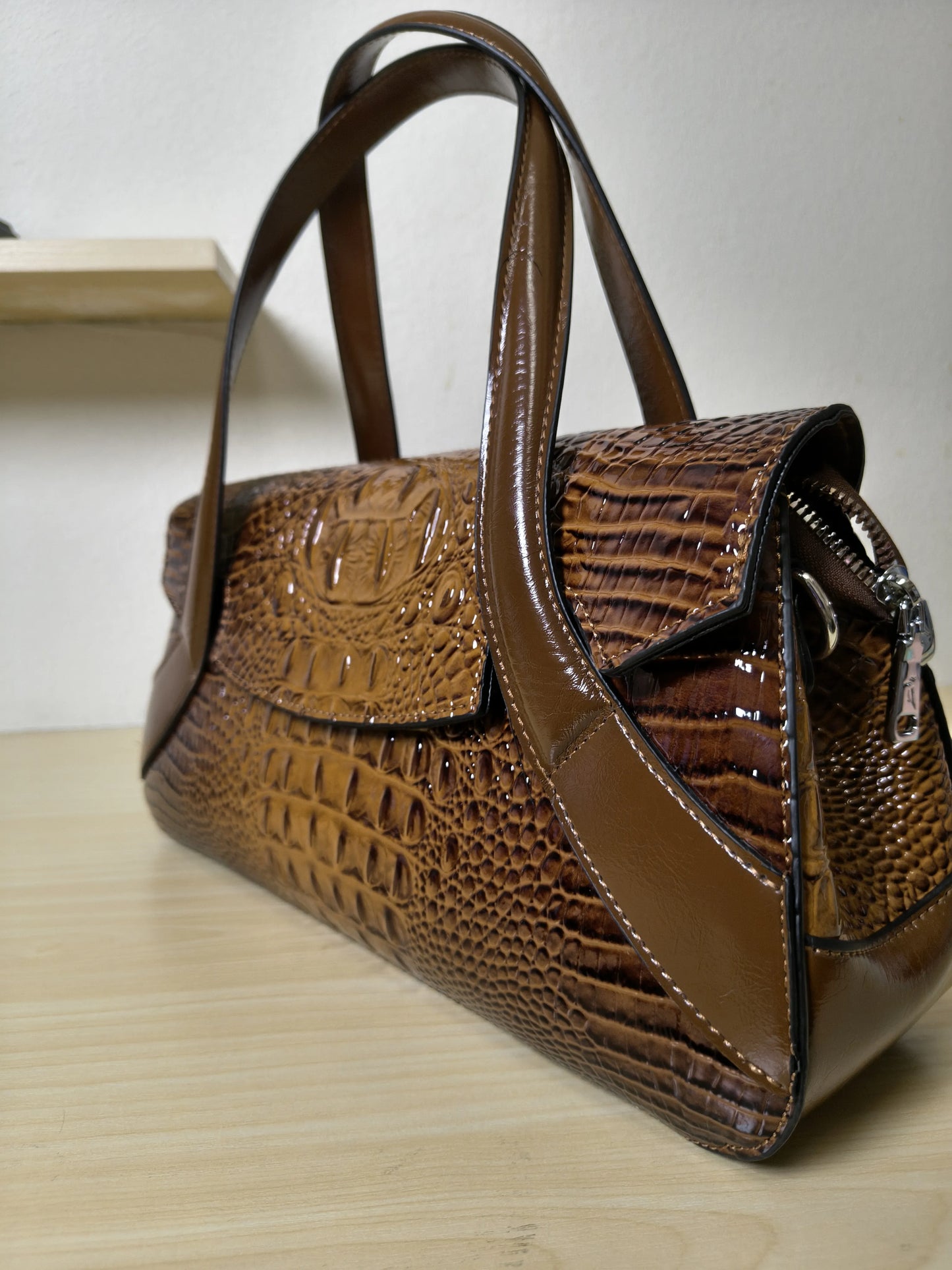 Caramel Gradient Crocodile Embossed Long Structured Bag (E100)