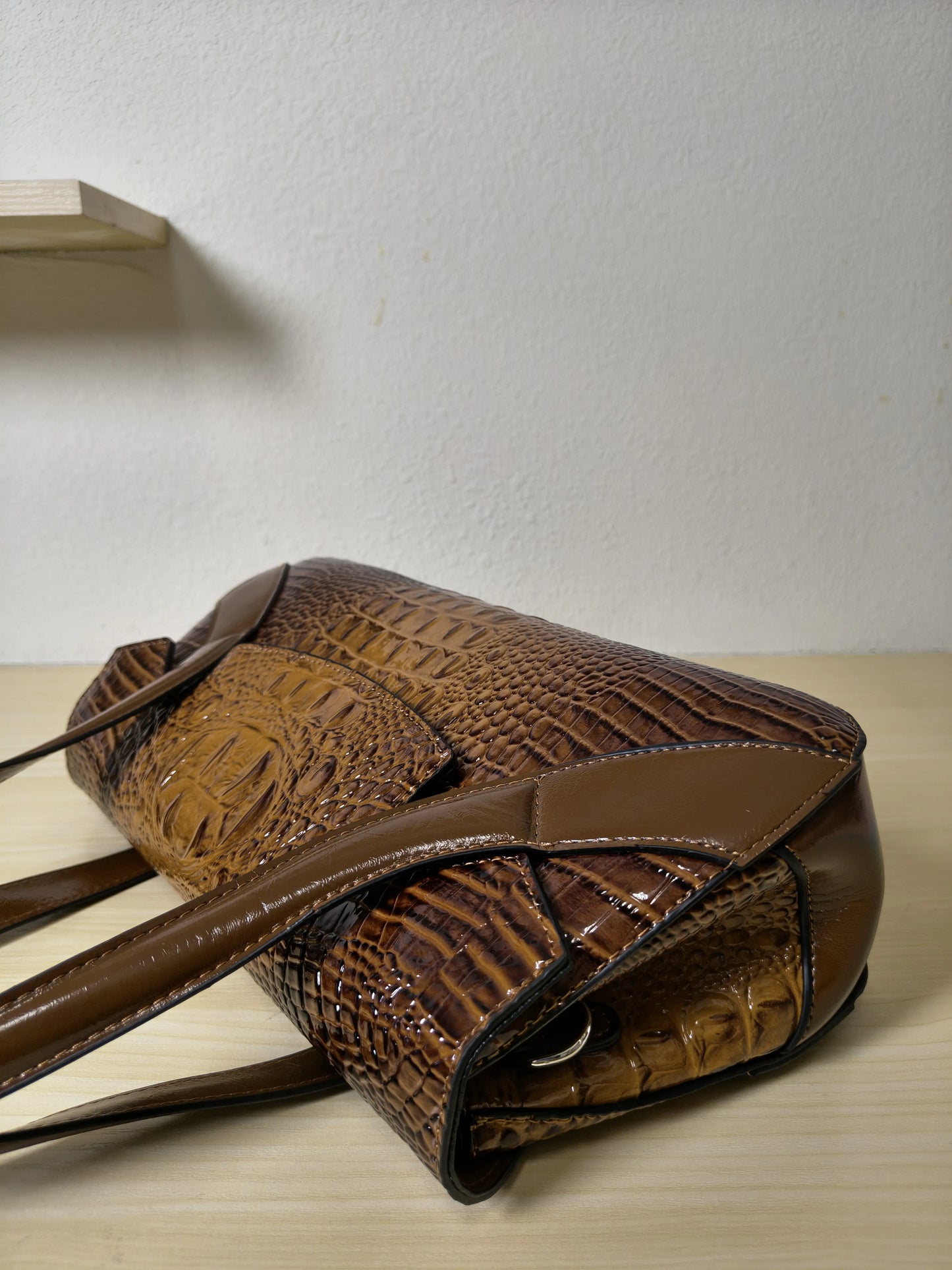 Caramel Gradient Crocodile Embossed Long Structured Bag (E100)