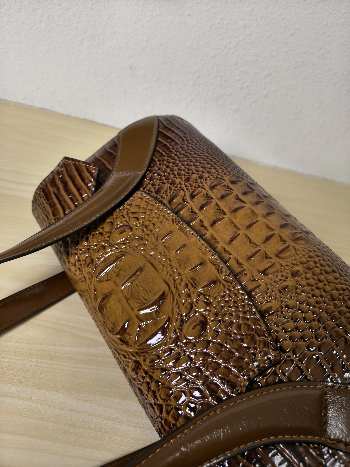 Caramel Gradient Crocodile Embossed Long Structured Bag (E100)