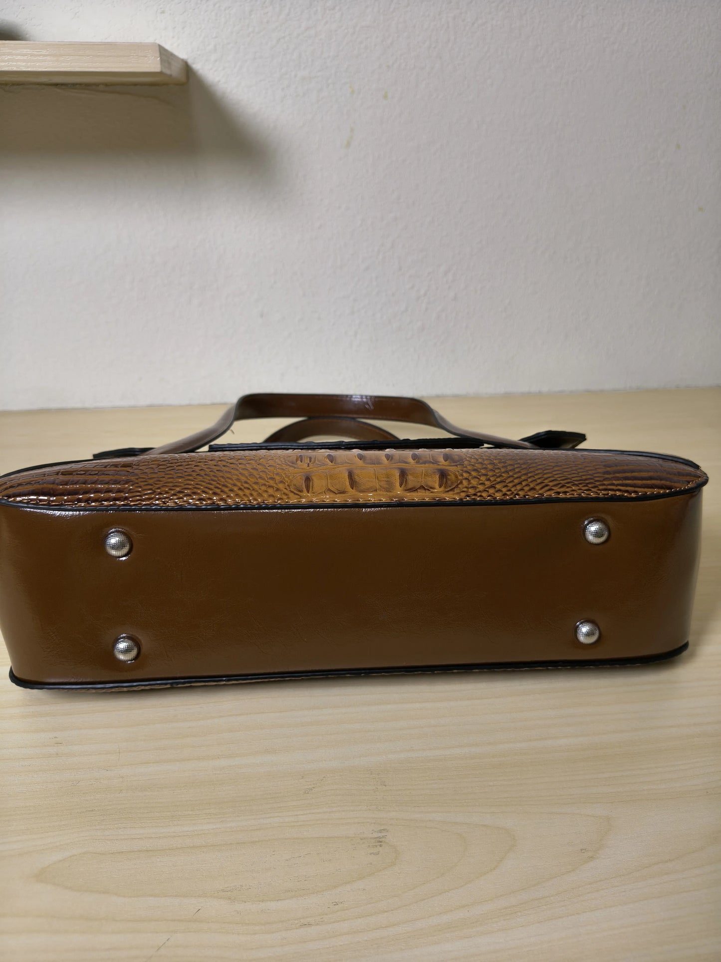 Caramel Gradient Crocodile Embossed Long Structured Bag (E100)