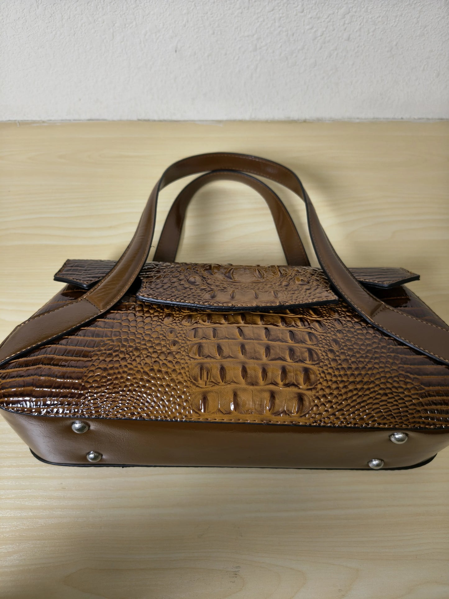 Caramel Gradient Crocodile Embossed Long Structured Bag (E100)