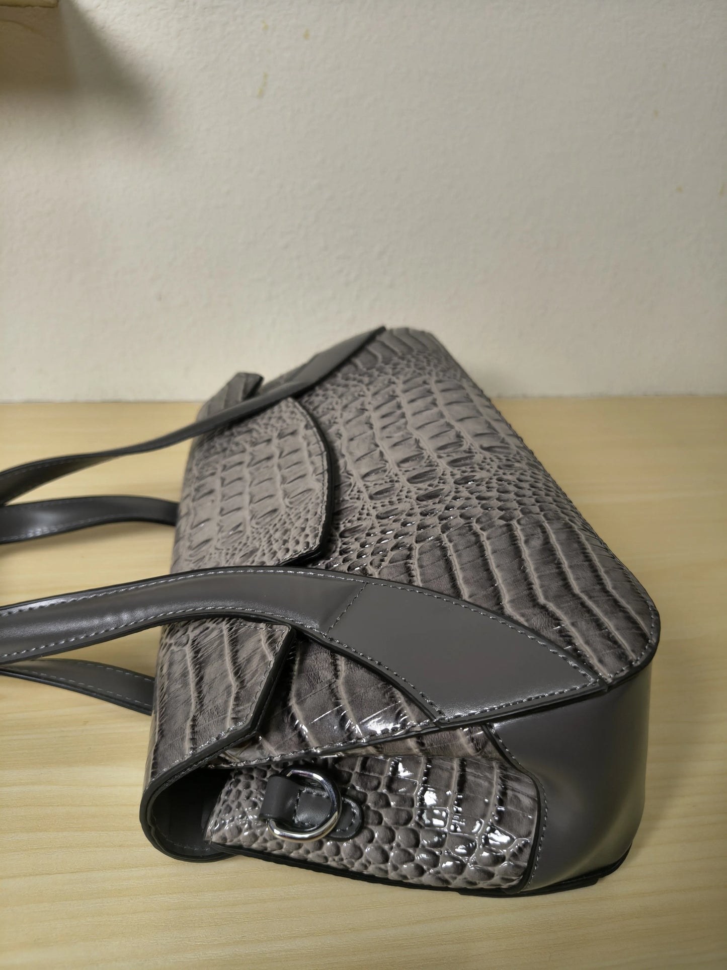 Grey Gradient Crocodile Embossed Long Structured Bag (E101)