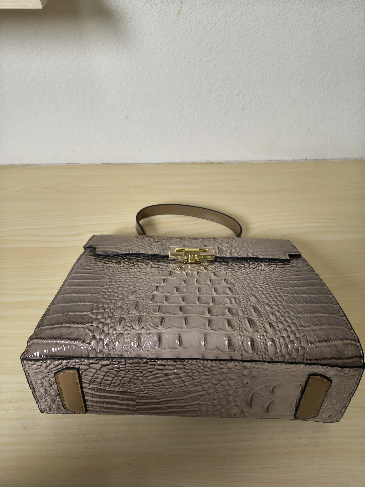 Khaki Gradient Crocodile Embossed Structured Bag (E103)