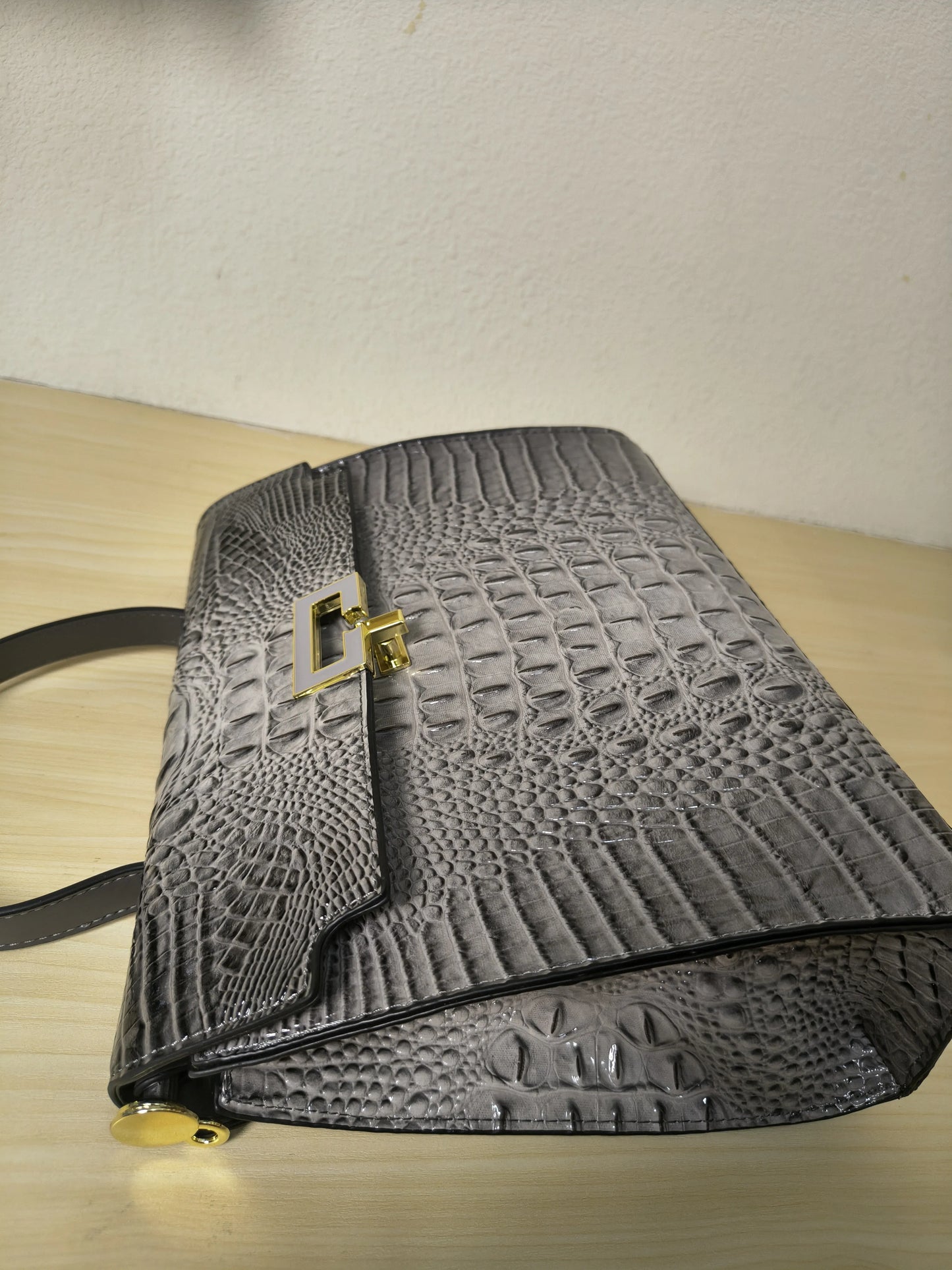 Grey Gradient Crocodile Embossed Structured Bag (E104)