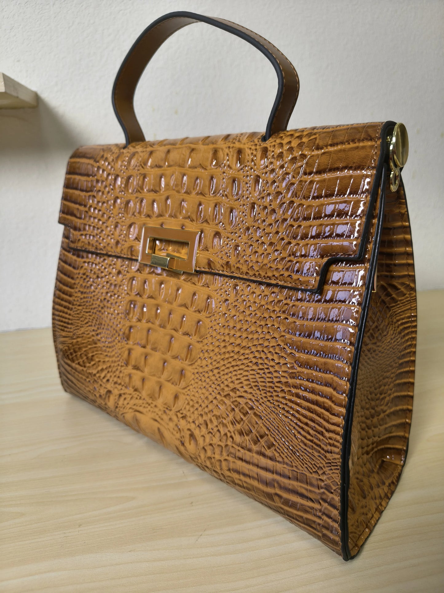 Caramel Gradient Crocodile Embossed Structured Bag (E106)