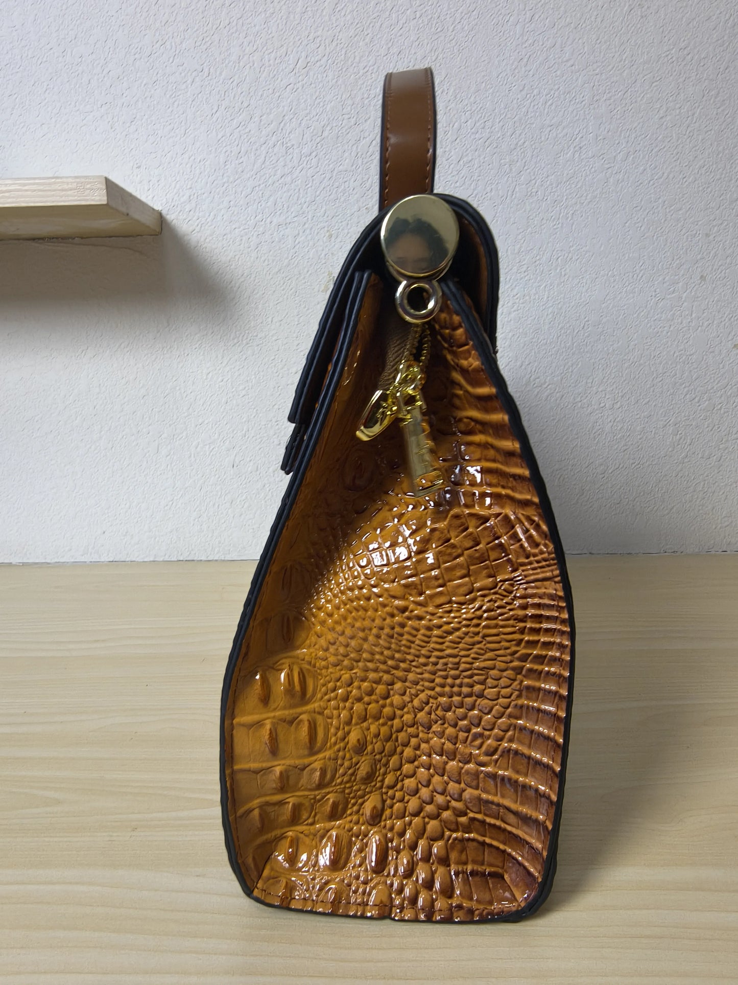 Caramel Gradient Crocodile Embossed Structured Bag (E106)