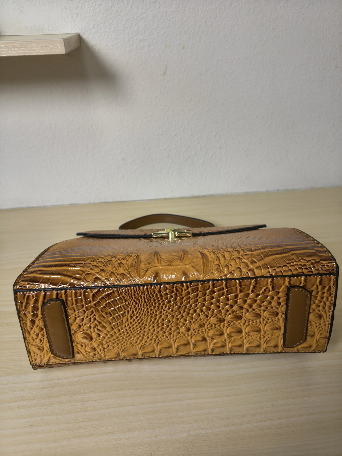 Caramel Gradient Crocodile Embossed Structured Bag (E106)