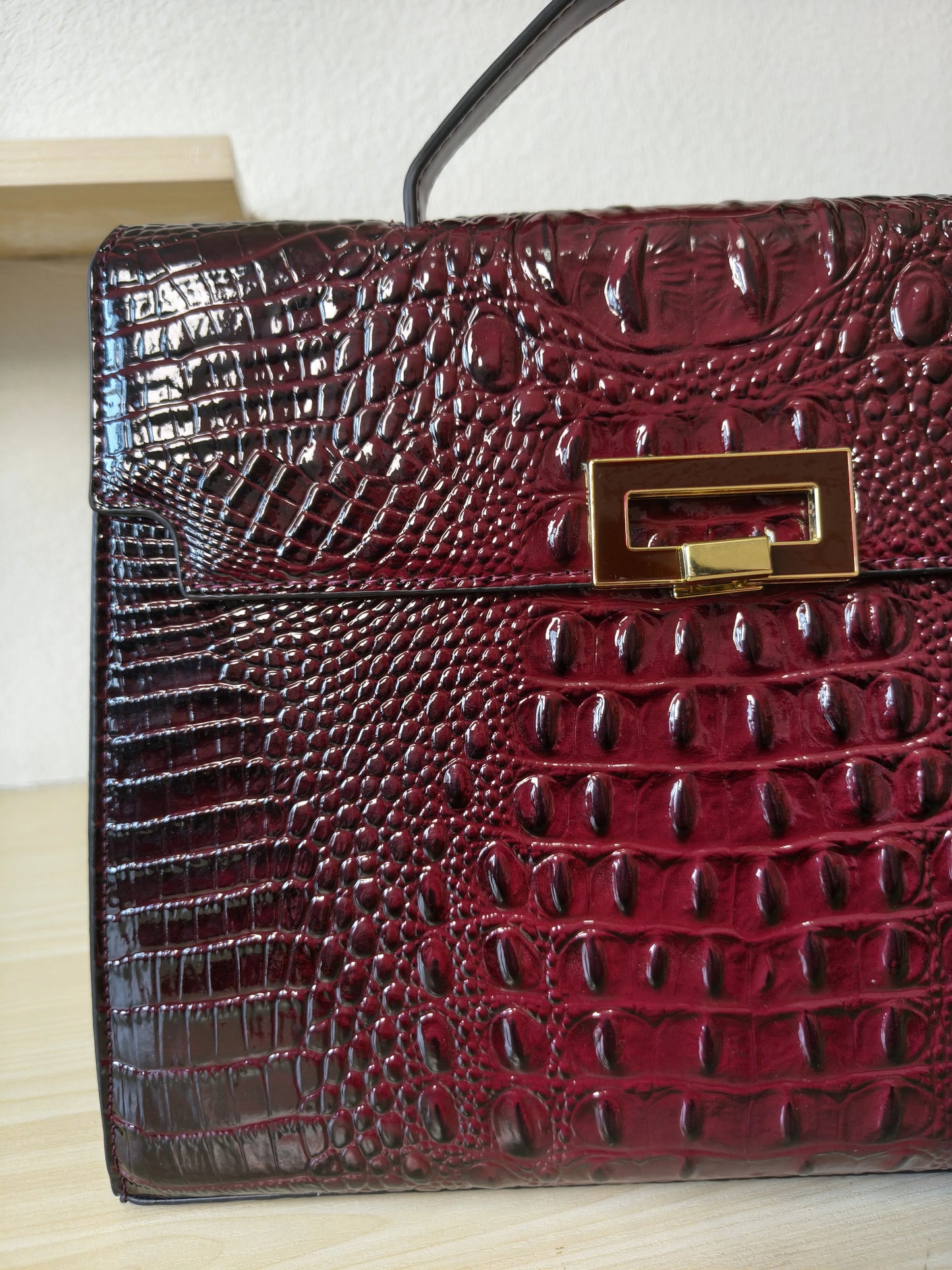 Burgundy Gradient Crocodile Embossed Structured Bag (E107)