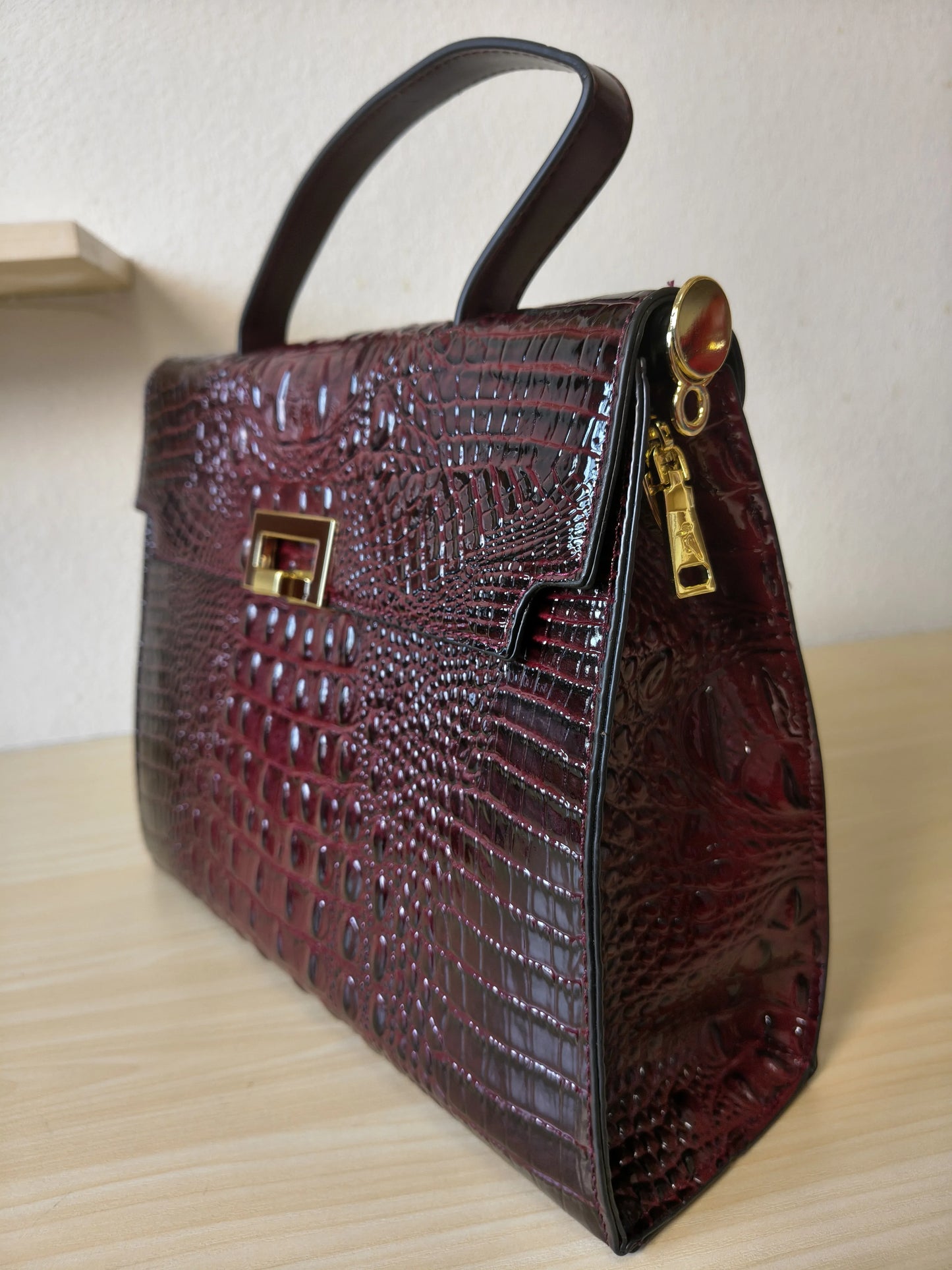 Burgundy Gradient Crocodile Embossed Structured Bag (E107)