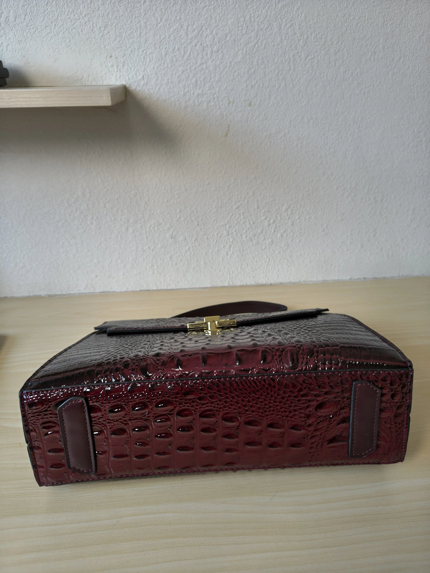 Burgundy Gradient Crocodile Embossed Structured Bag (E107)
