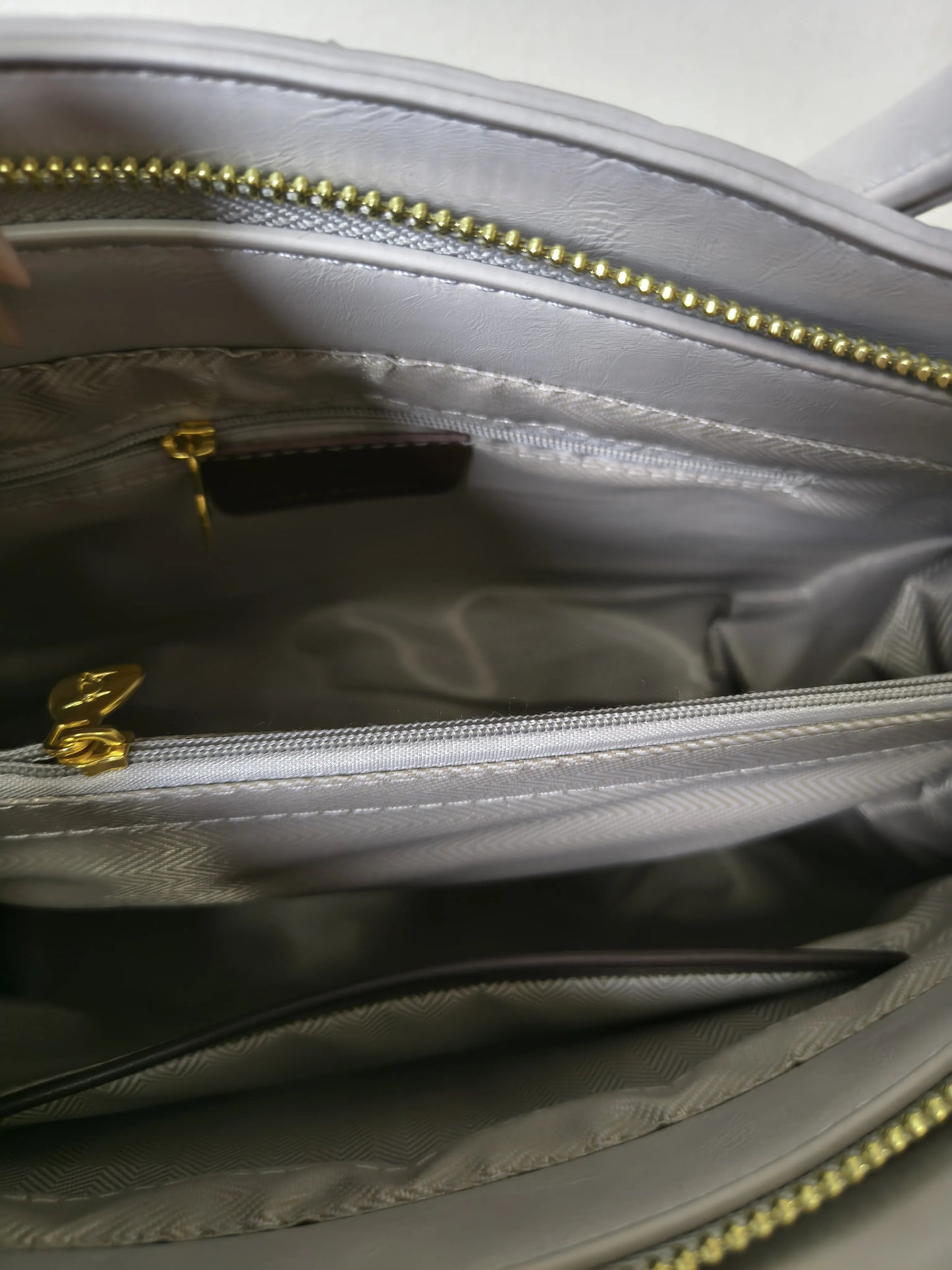 Light Grey Crocodile Embossed Structured Bag (E109)