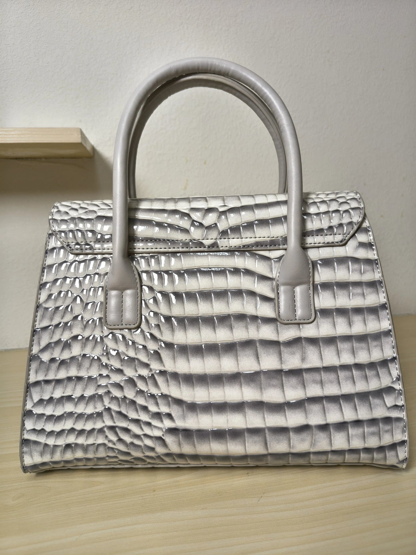 Trendy Light Grey Patent Croc Embossed Tote with Gold Buckle (E114)