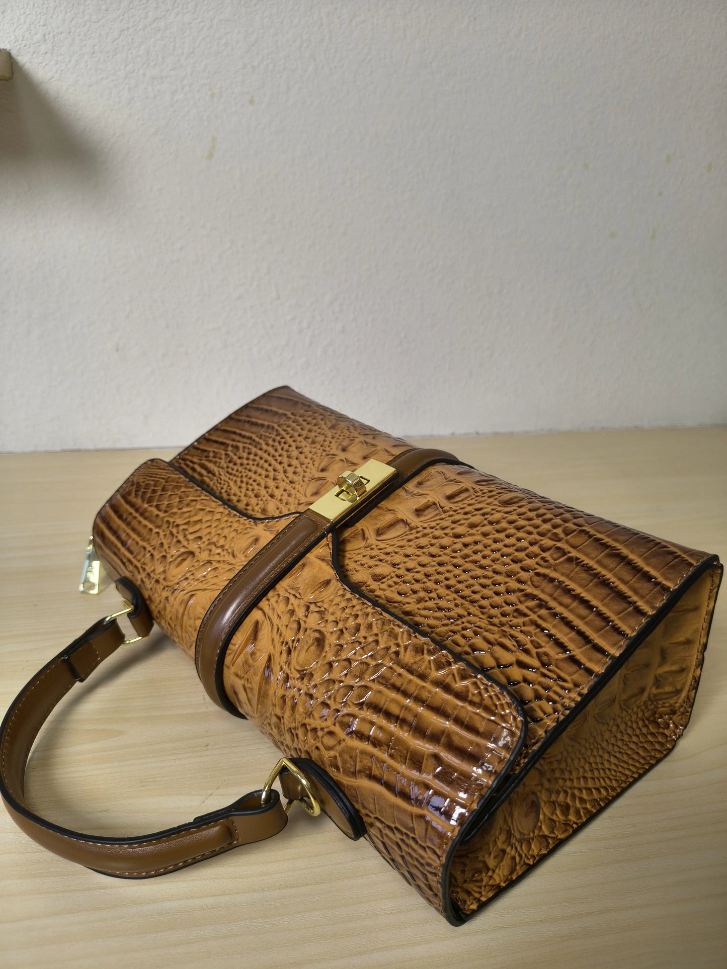 Caramel Gradient Crocodile Embossed Boston Bag (E121)