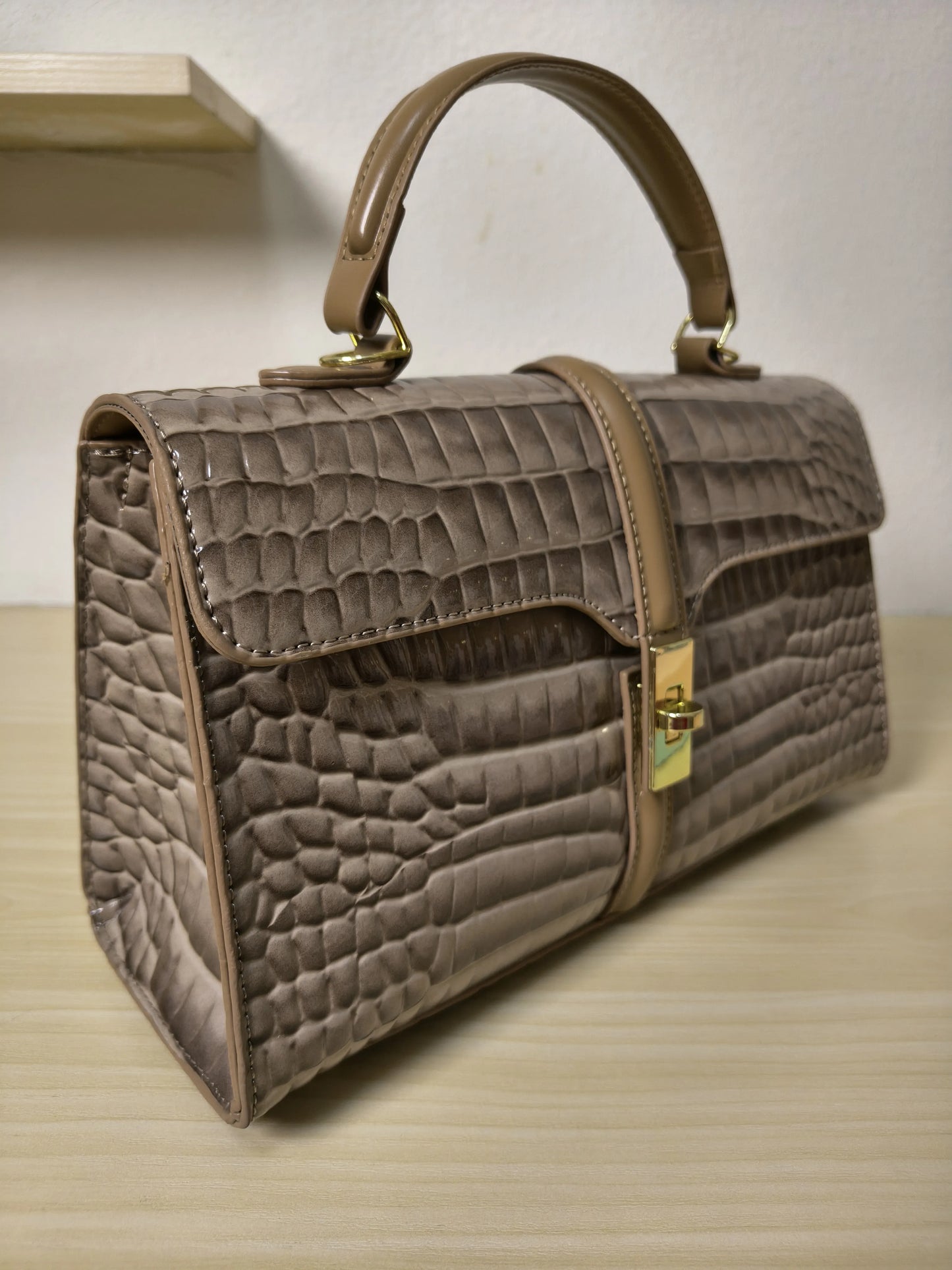 Khaki High Gloss Arch Bead Crocodile Embossed Boston Bag (E123)