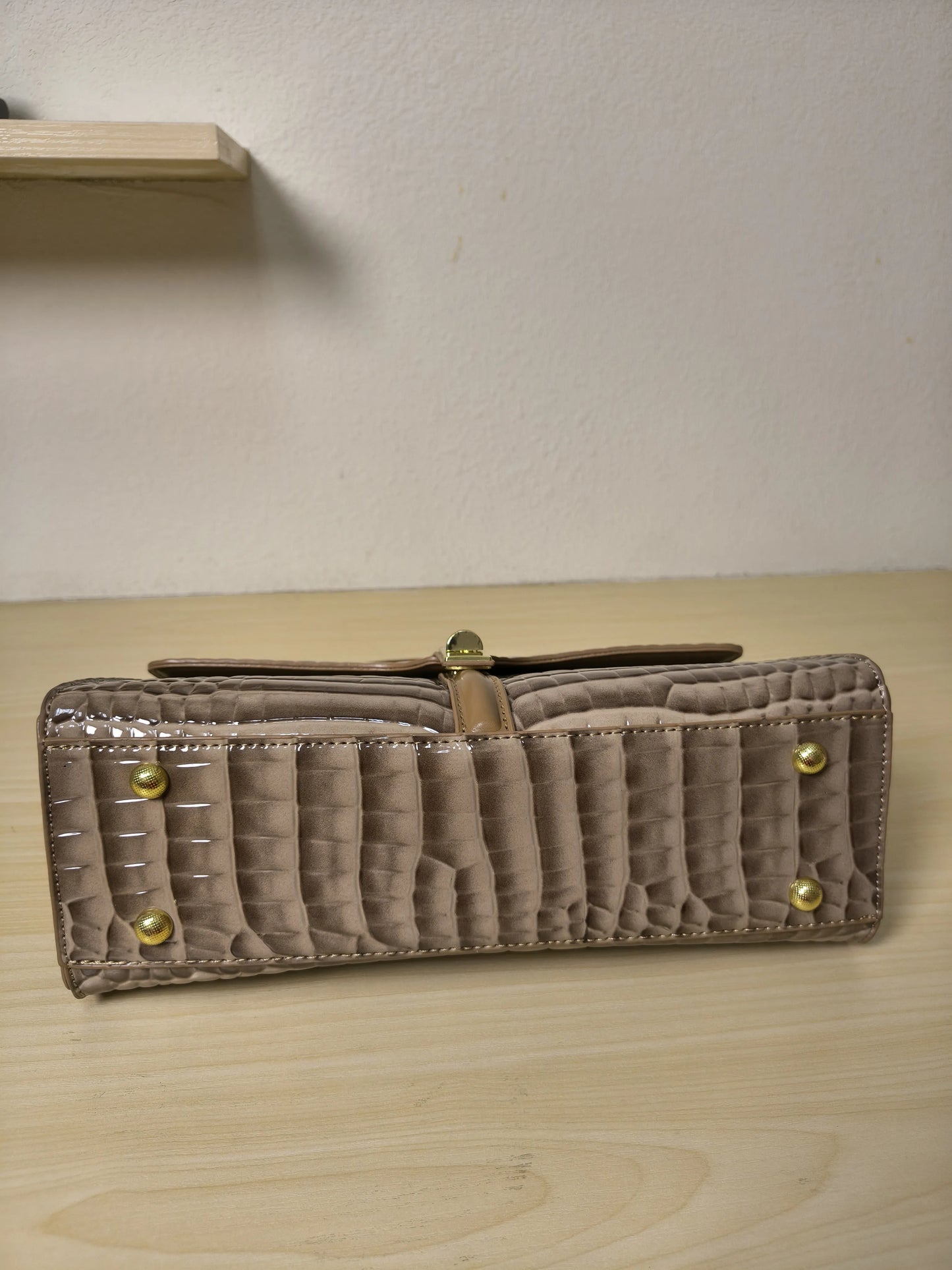 Khaki High Gloss Arch Bead Crocodile Embossed Boston Bag (E123)
