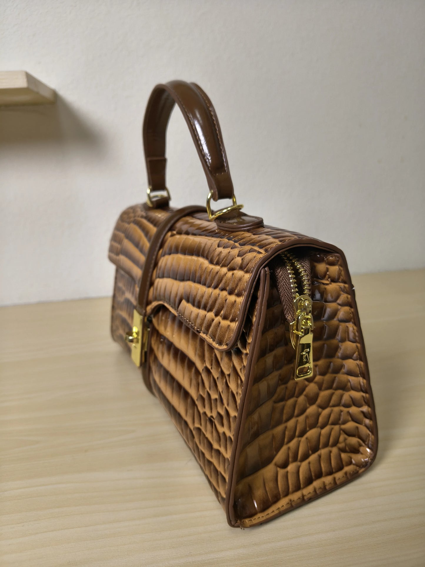 Caramel High Gloss Arch Bead Crocodile Embossed Boston Bag (E124)