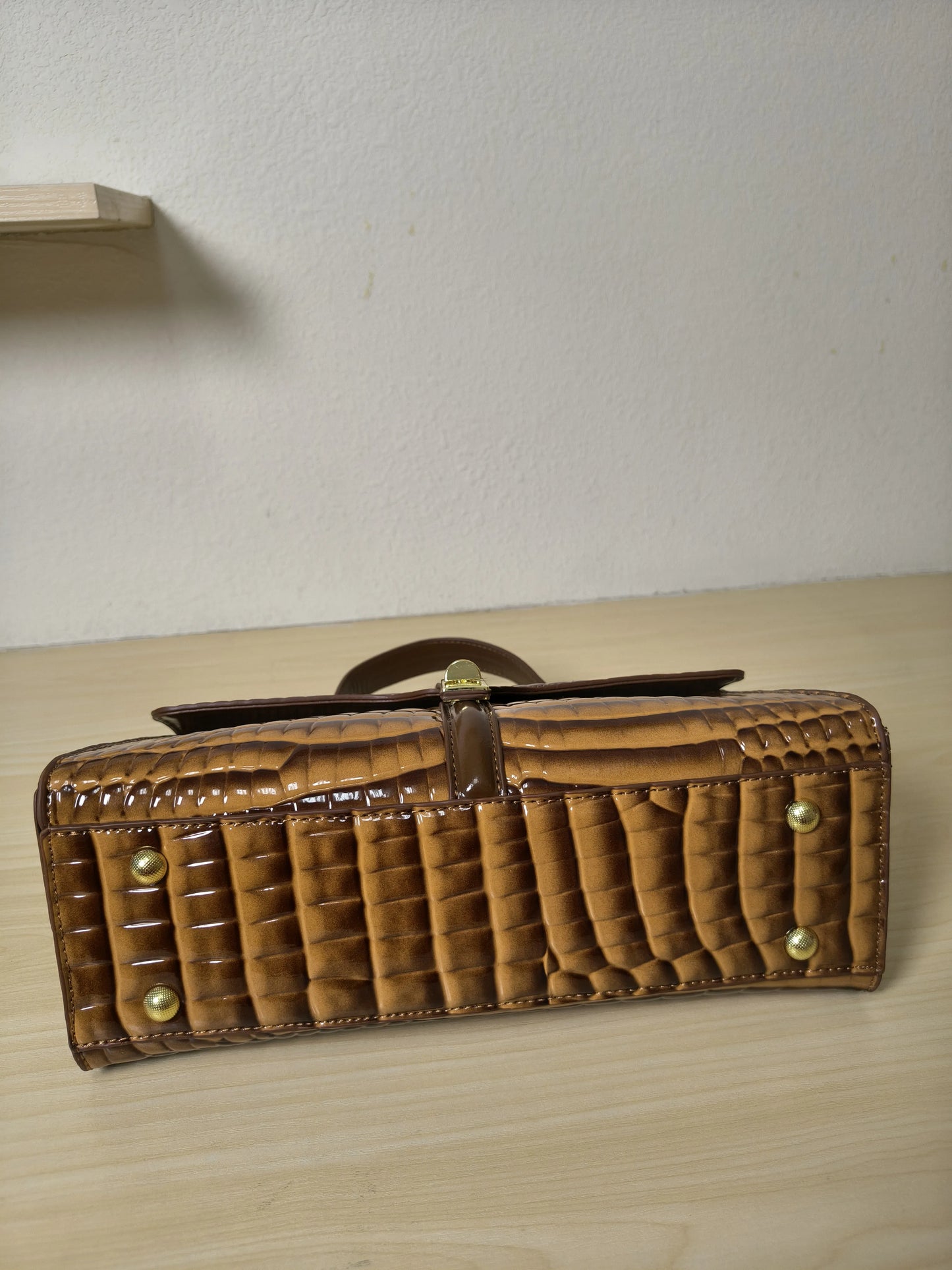 Caramel High Gloss Arch Bead Crocodile Embossed Boston Bag (E124)