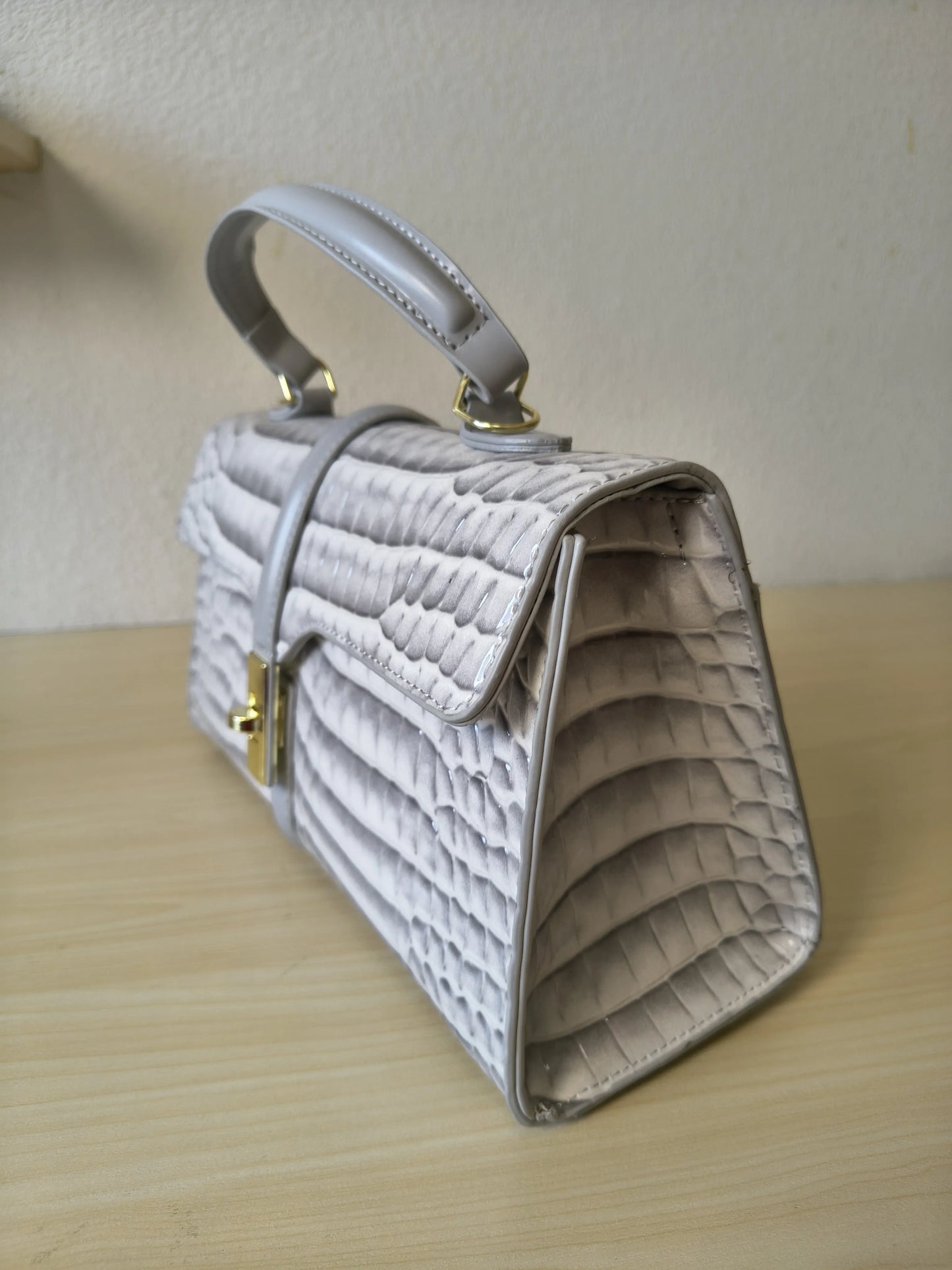 Light Grey High Gloss Arch Bead Crocodile Embossed Boston Bag (E125)
