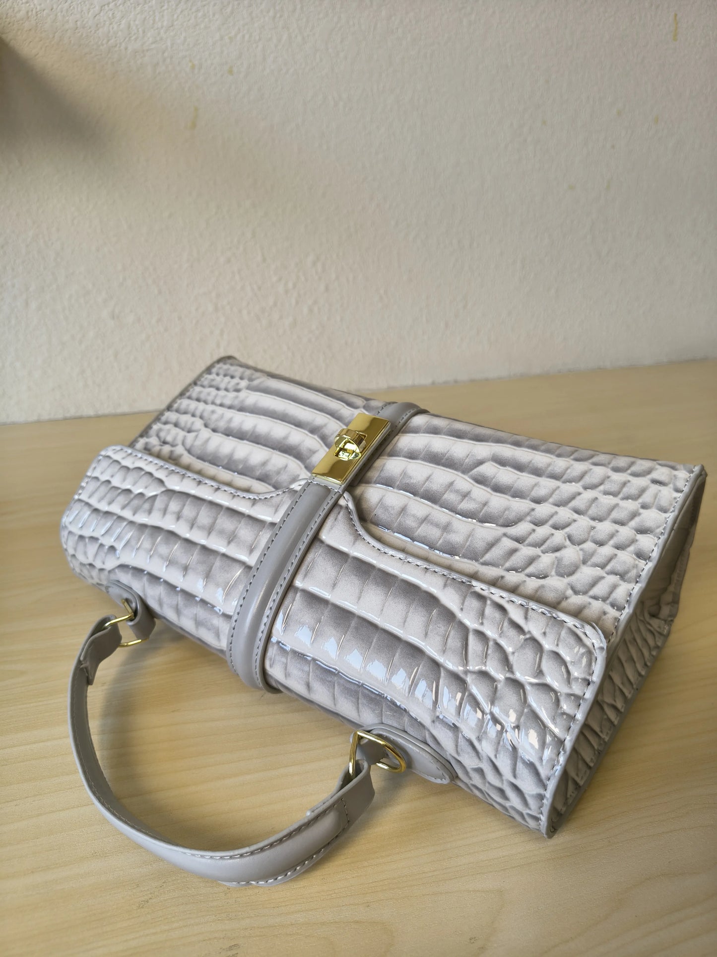 Light Grey High Gloss Arch Bead Crocodile Embossed Boston Bag (E125)