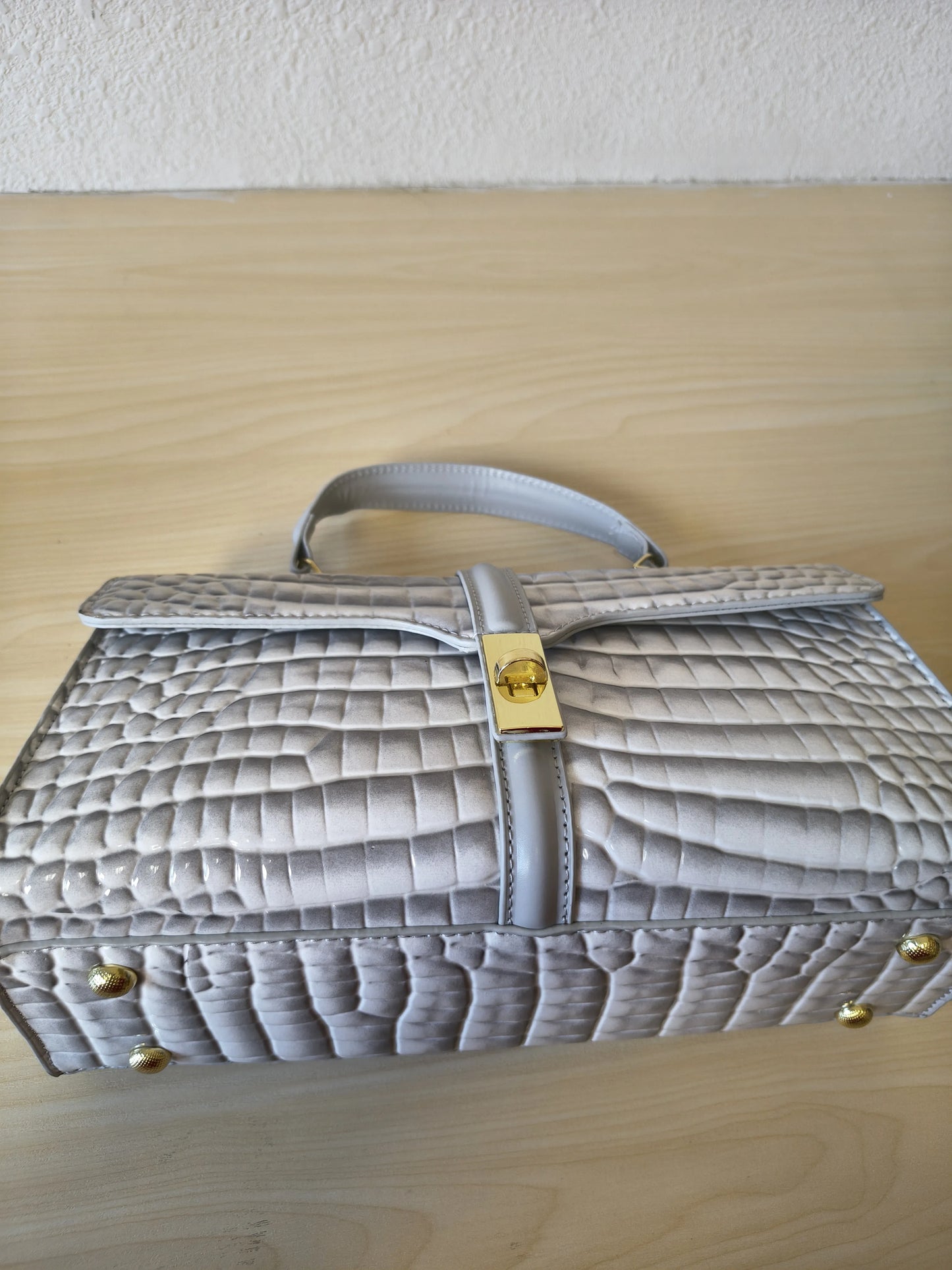 Light Grey High Gloss Arch Bead Crocodile Embossed Boston Bag (E125)