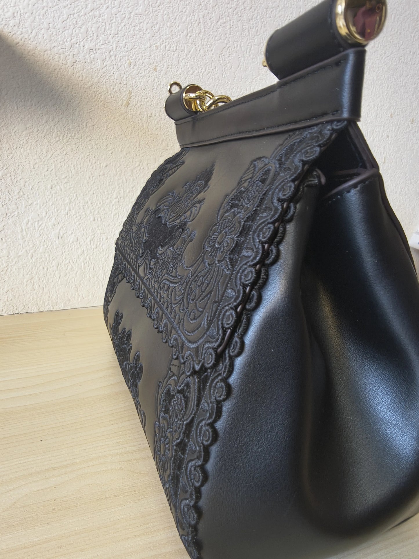 Luxury Black Gilded Metallic Lace-embroidered Bag (E127)