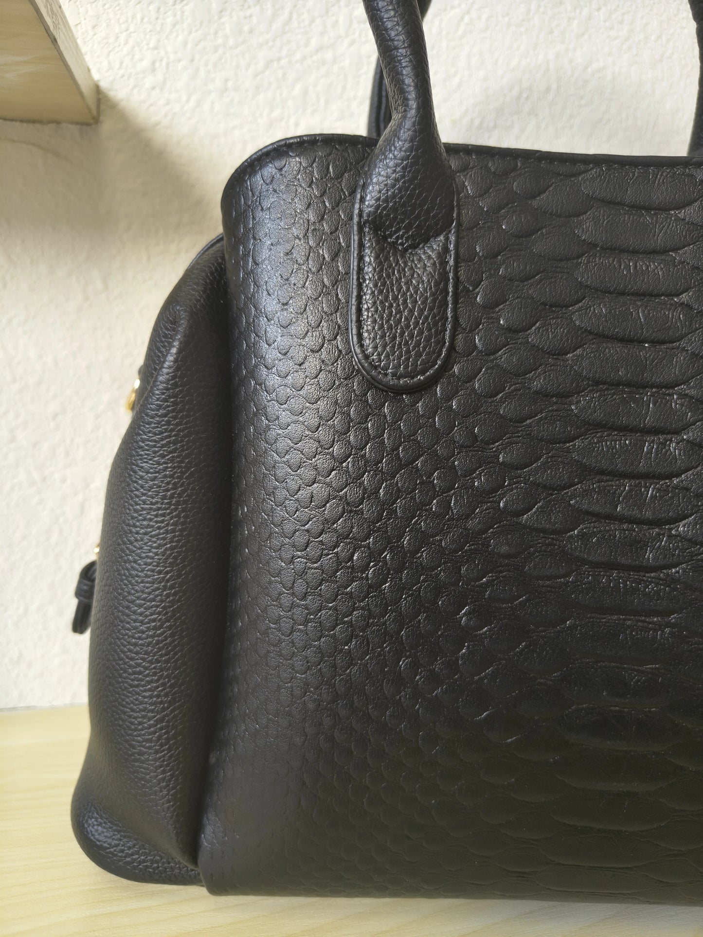 Black 3D Python & Fish Scale Embossed Boston Bag (E129)