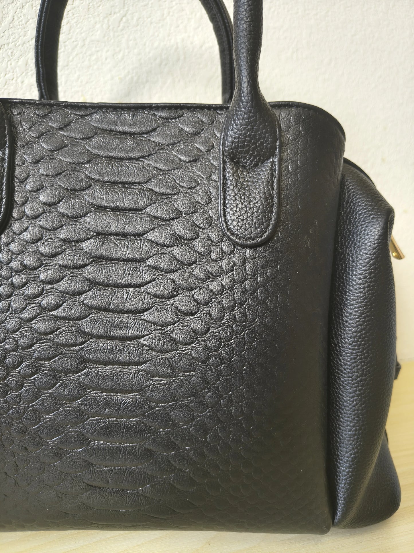 Black 3D Python & Fish Scale Embossed Boston Bag (E129)