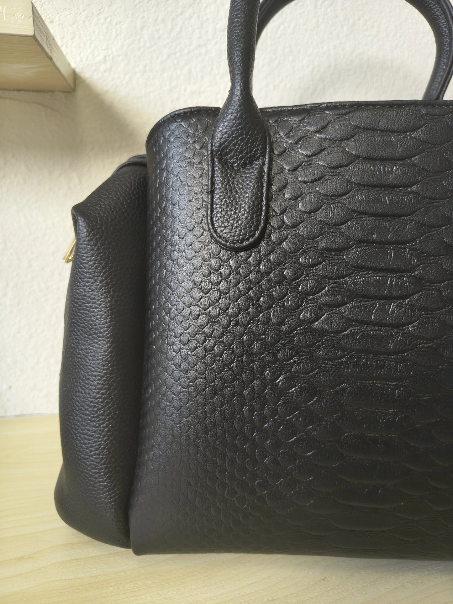 Black 3D Python & Fish Scale Embossed Boston Bag (E129)
