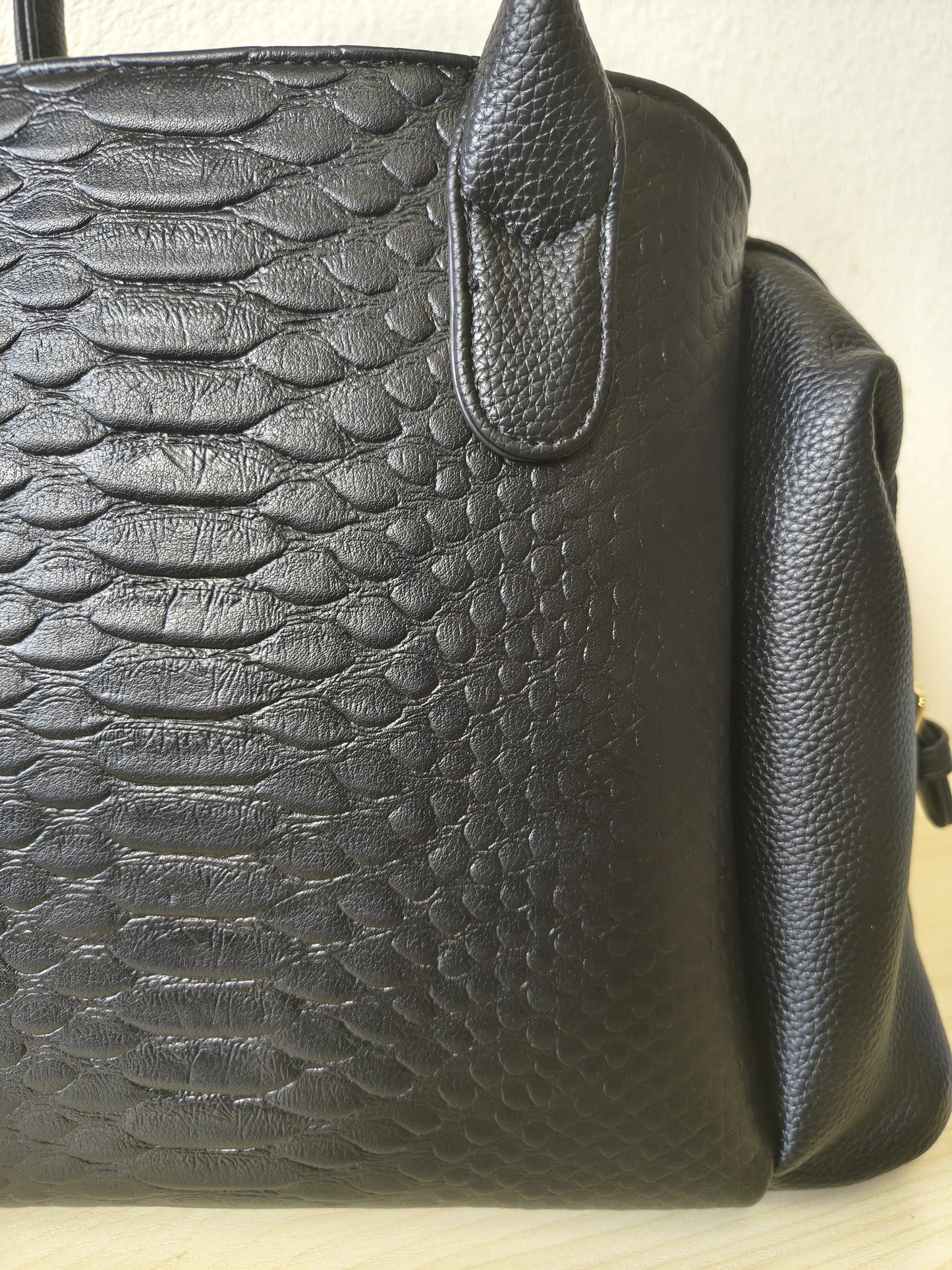 Black 3D Python & Fish Scale Embossed Boston Bag (E129)
