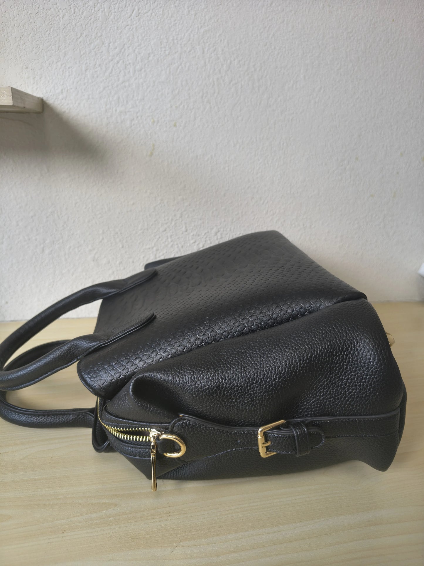 Black 3D Python & Fish Scale Embossed Boston Bag (E129)