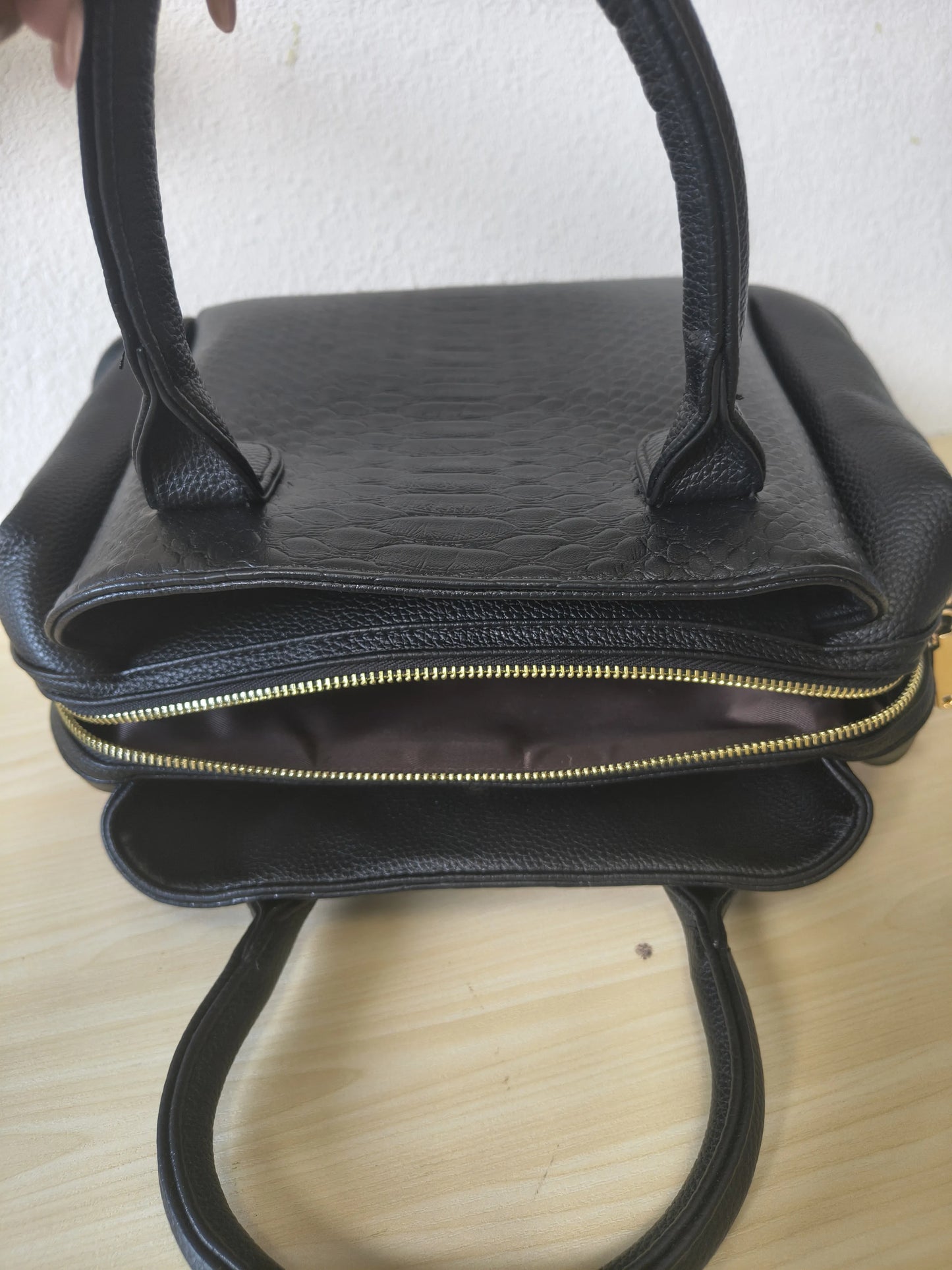 Black 3D Python & Fish Scale Embossed Boston Bag (E129)