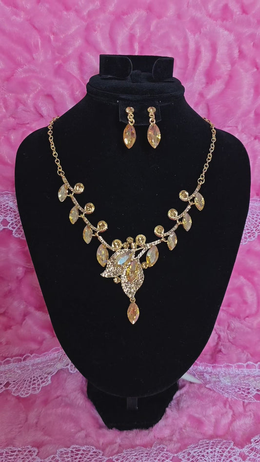 Gilded Yellow Gem Leaf & Teardrop Necklace & Earring Set