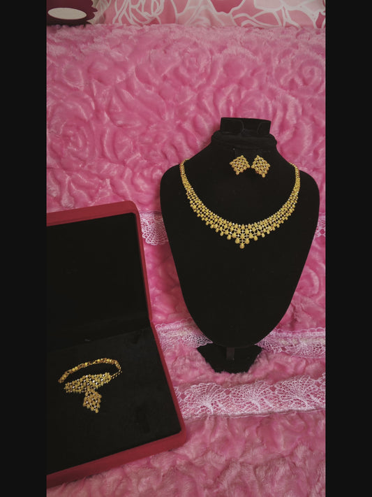 Majestic Gold Floral Filigree Regal Set