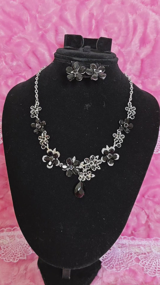 Silver-Tone Dark Gem Flower & Teardrop Jewelry Set