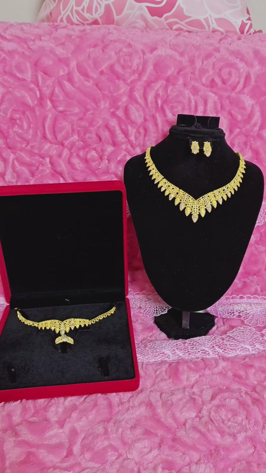 Majestic Gold Lace Feather Drop Set